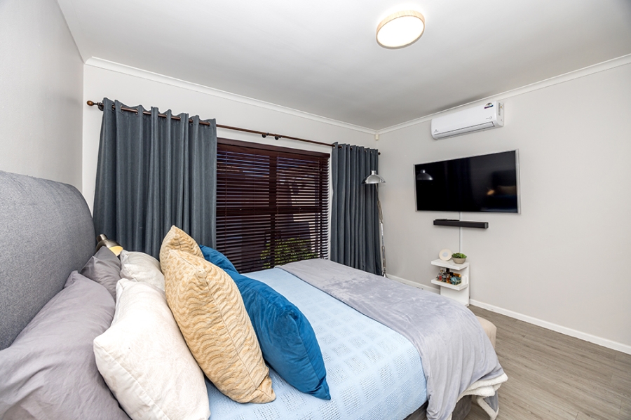 2 Bedroom Property for Sale in Parklands Western Cape